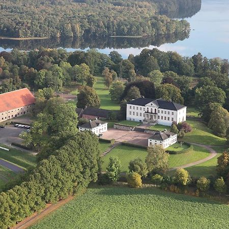 Гостевой дом Naeaes Slott Floda  Экстерьер фото