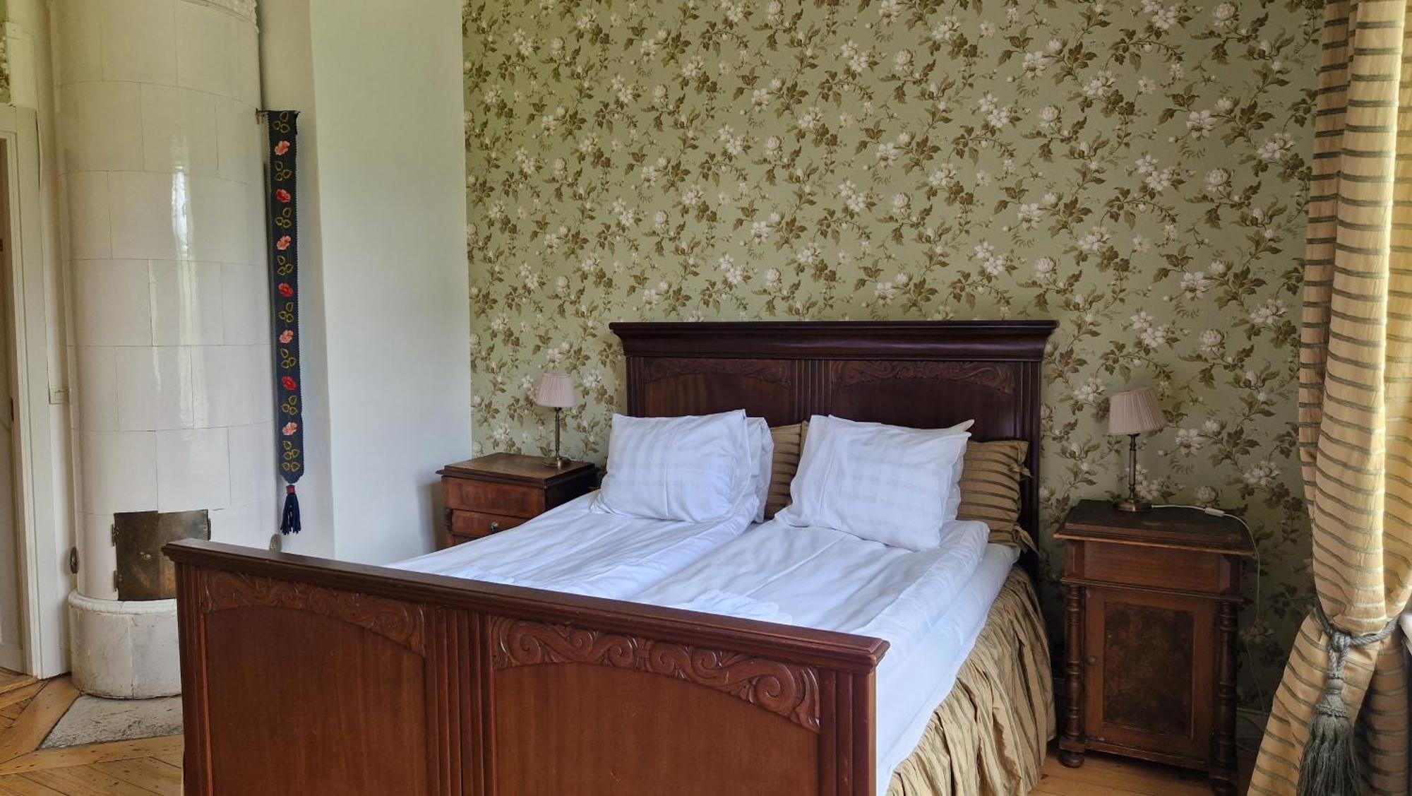 Гостевой дом Naeaes Slott Floda  Экстерьер фото