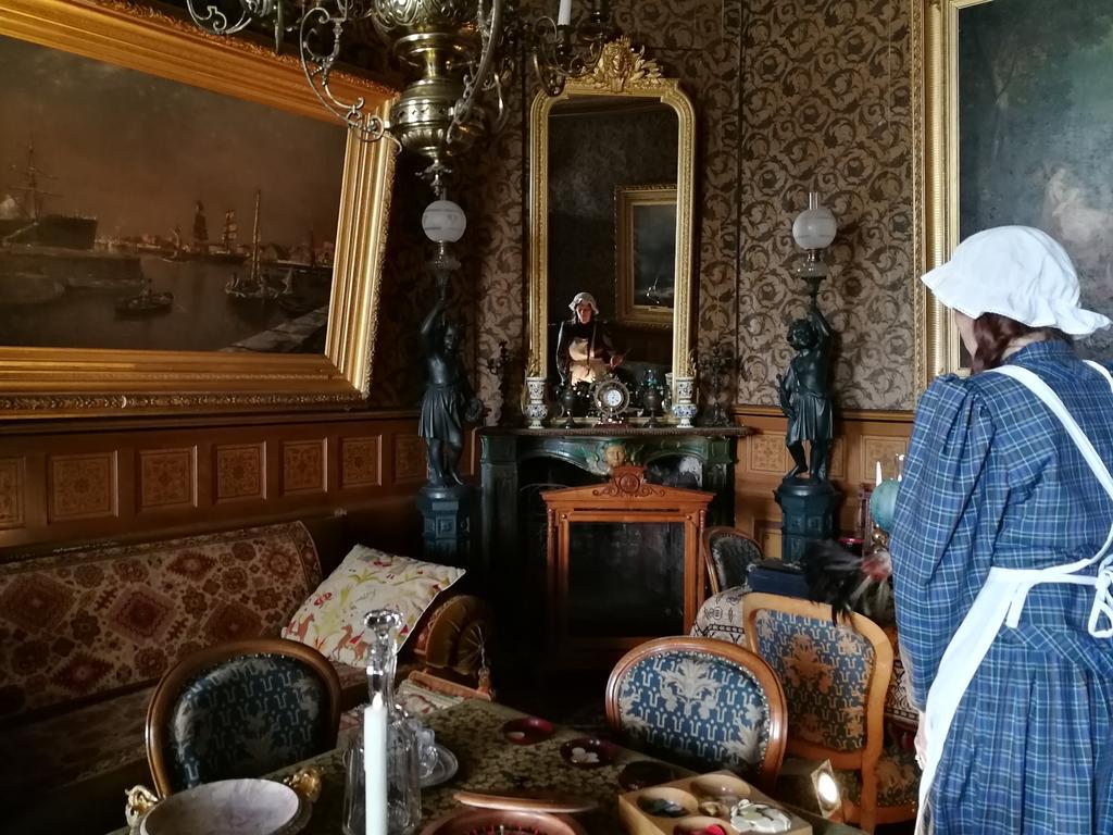 Гостевой дом Naeaes Slott Floda  Экстерьер фото